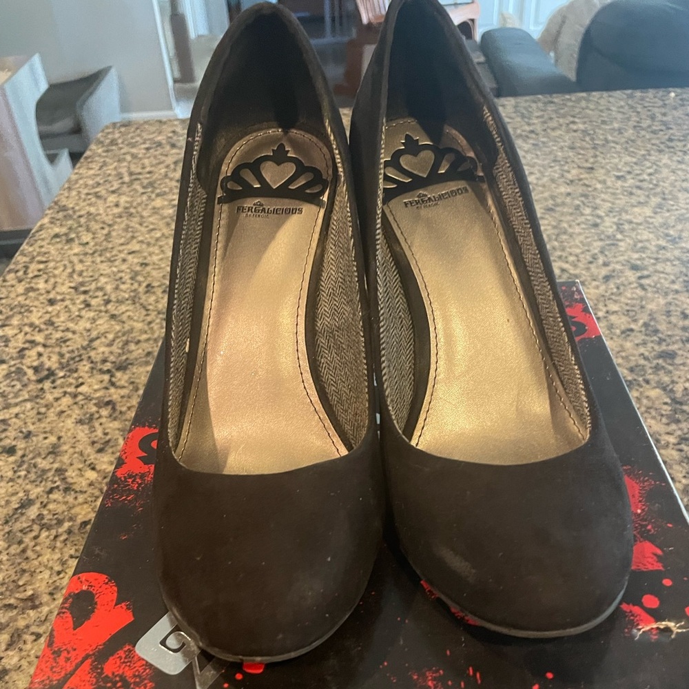 Fergalicious Black Wedges Womens 8 - Picture 2 of 4